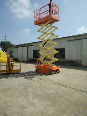 臨沂升降車租賃服務(wù) 升降機(jī)、高空作業(yè)車與登車橋的全面解決方案